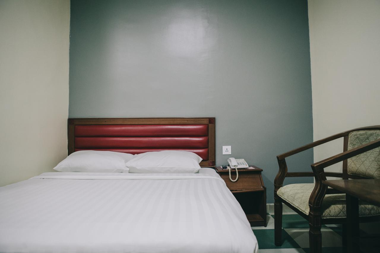 Hotel Gloris Batam Exterior photo